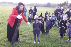 Let a pochod čarodějnic v Osovci. Foto Marie Plecitá