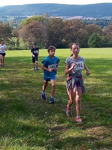 Tradiční osovský běh tam a zpět. Foto Jana Trávničková 3-osv_20250913_beh_maple_44