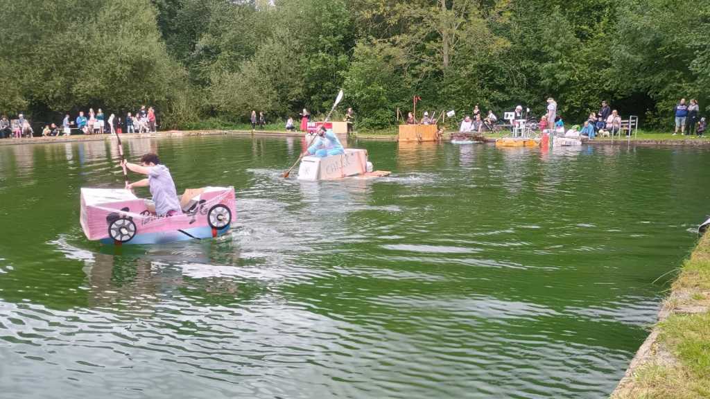 Tradiční Osovská regata na koupališti v Osovci. Foto ARCHIV osv_20250823_regata3_archiv_21