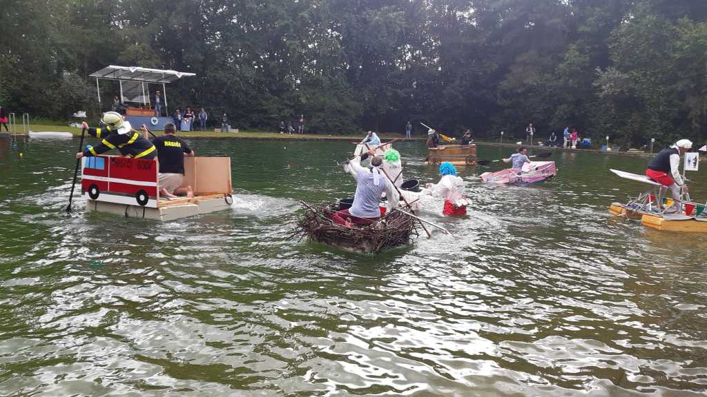 Tradiční Osovská regata na koupališti v Osovci. Foto ARCHIV osv_20250823_regata3_archiv_3