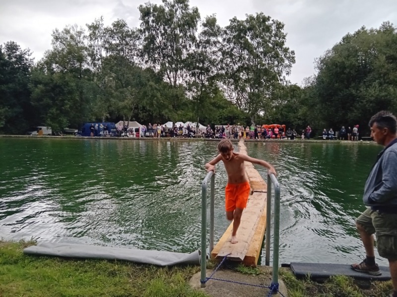 Tradiční Osovská regata na koupališti v Osovci. Foto Marie Plecitá osv_20250823_regata4_maple_32